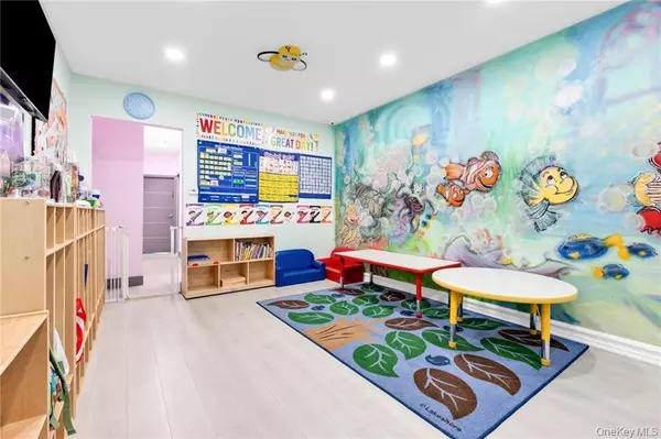 Brooklyn, NY 11235,726 Manor CT