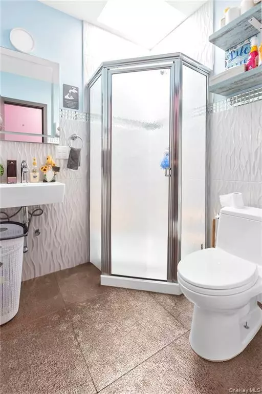 Brooklyn, NY 11235,726 Manor CT