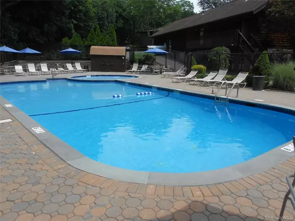 Piermont, NY 10968,3 W Lawrence Park DR #1