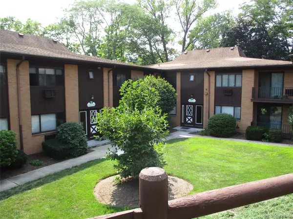 Piermont, NY 10968,3 W Lawrence Park DR #1