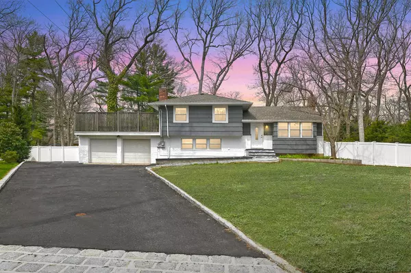 5 Shadywood CT, Huntington, NY 11743