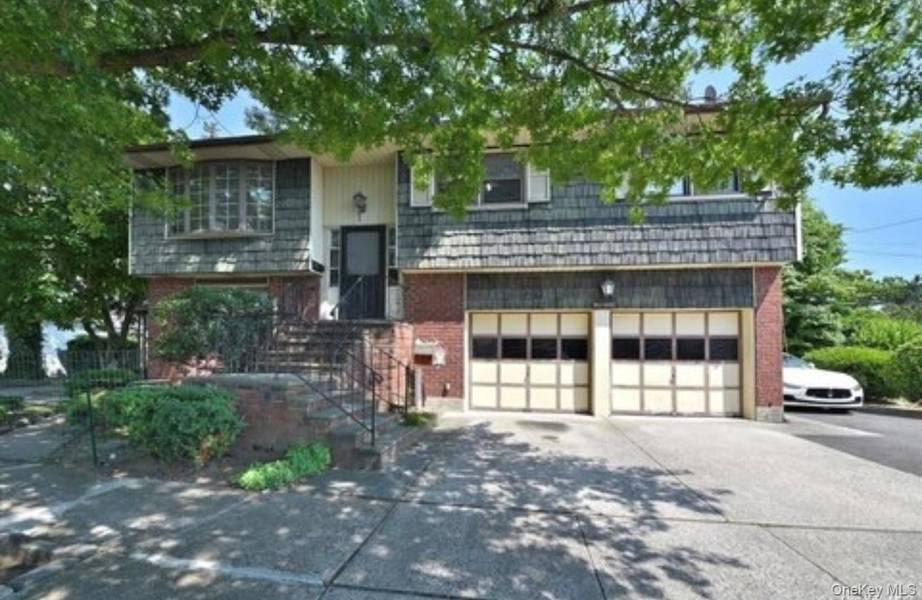 11 Edwards PL, Valley Stream, NY 11580