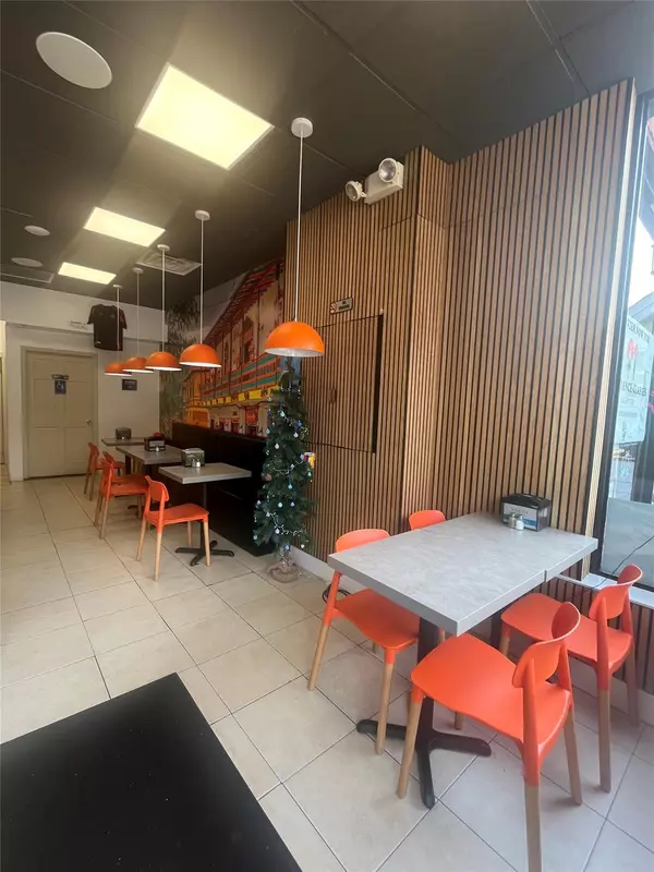 Rockville Centre, NY 11570,182B Maple AVE