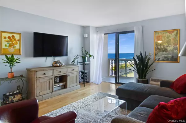 Long Beach, NY 11561,360 Shore RD #7J