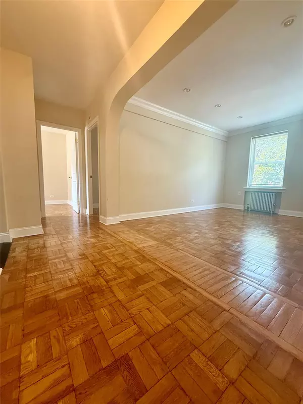 Kew Gardens, NY 11367,141-12 79th AVE #1I