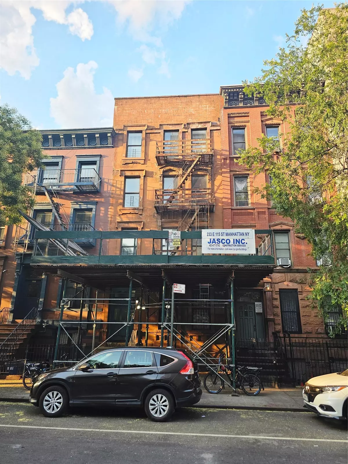New York (manhattan), NY 11029,233 E115 st East 115 st