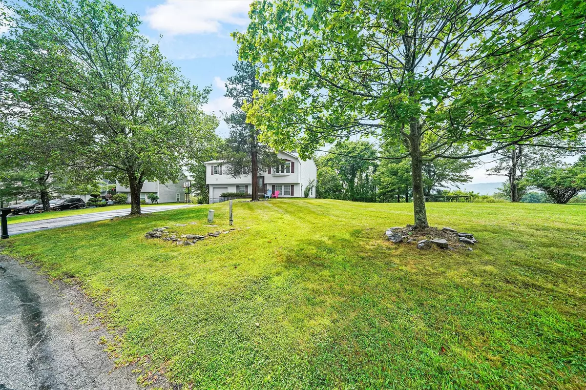 Highland Mills, NY 10930,7 Tufts Lane