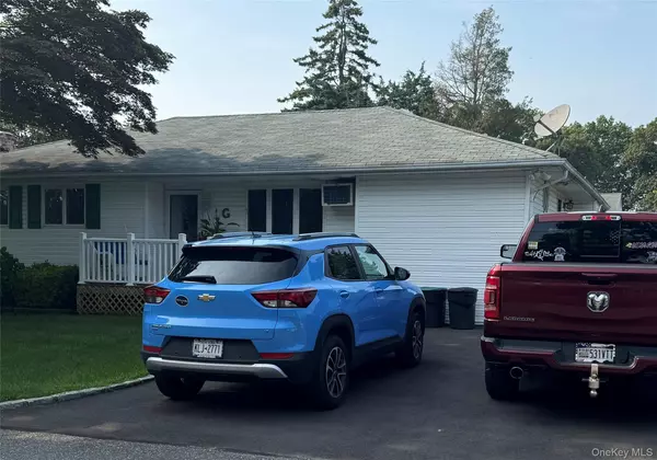 Holbrook, NY 11741,215 Muriel ST