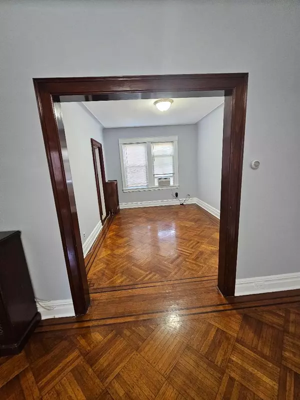 East Elmhurst, NY 11370,3206 85th ST