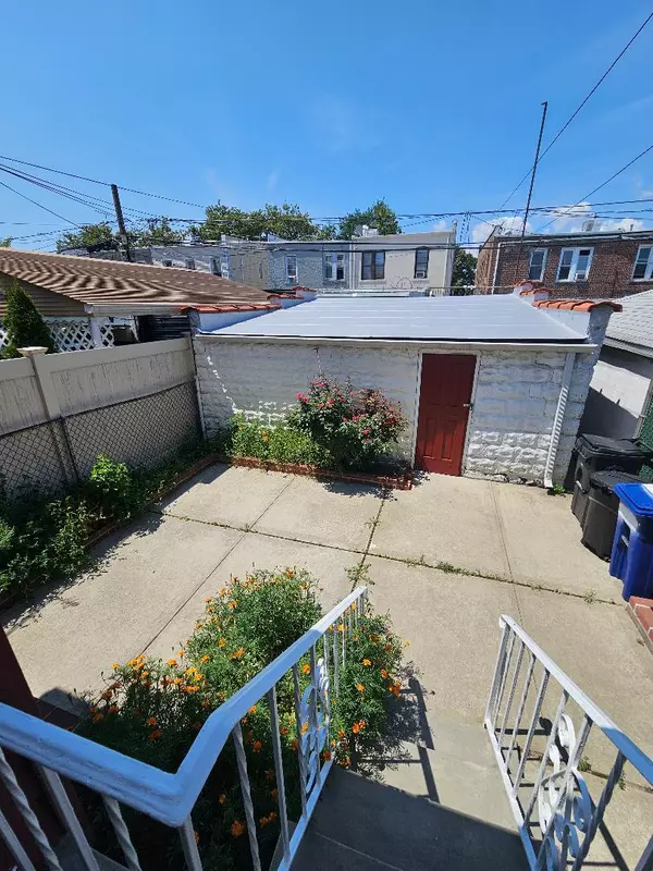 East Elmhurst, NY 11370,3206 85th ST