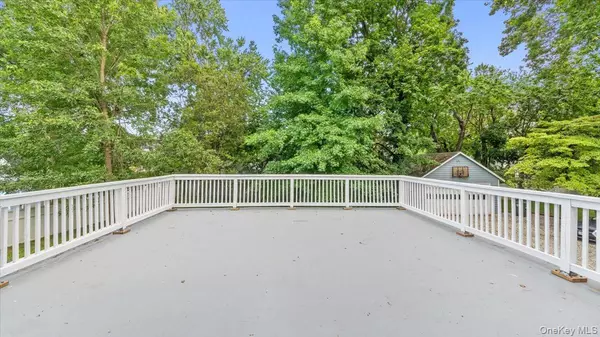 Port Chester, NY 10573,106 Puritan DR