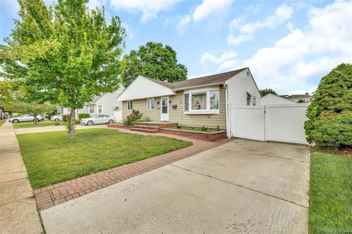 Seaford, NY 11783,3965 Maywood DR