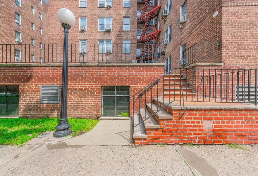 6535 Yellowstone Blvd #c4, Forest Hills, NY 11375
