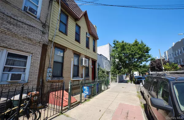 Ridgewood, NY 11385,586 Onderdonk AVE