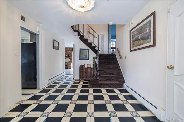 Oceanside, NY 11572,3843 Sally LN