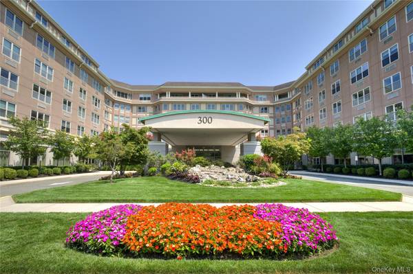 300 E Overlook #336, Port Washington, NY 11050