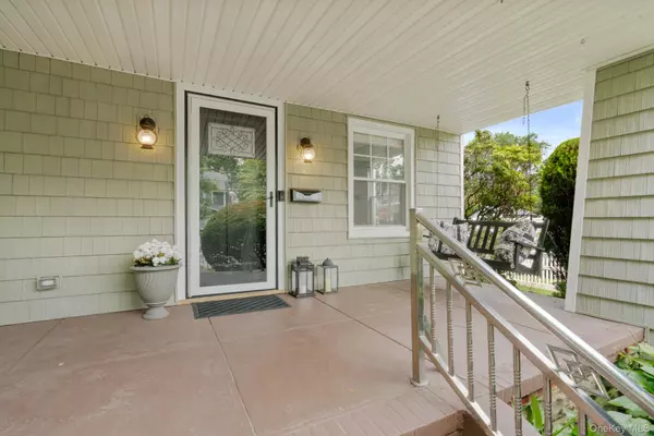 Lynbrook, NY 11563,31 Grace AVE