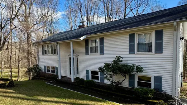 1159 Winding CT, Mohegan Lake, NY 10547