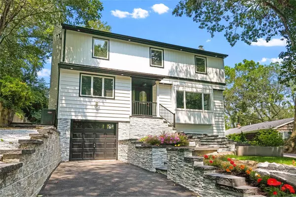45 Forest DR, Centerport, NY 11721