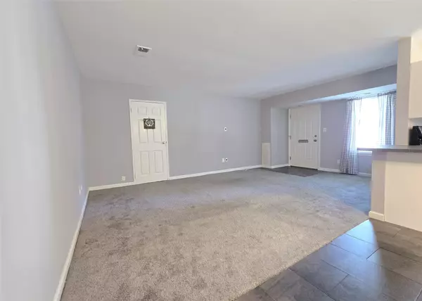 Coram, NY 11727,23 Kiowa CT #23