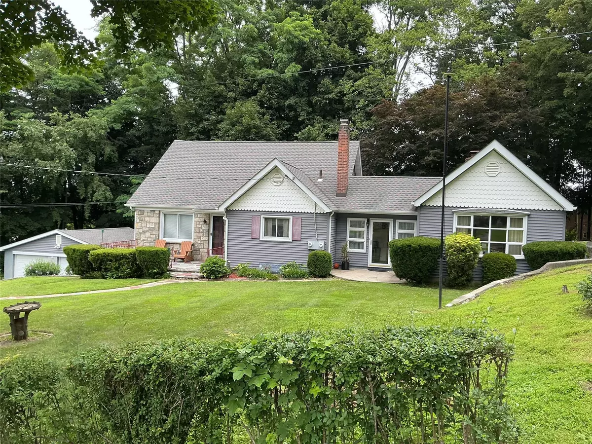 Mahopac, NY 10541,30 Lakeview TER