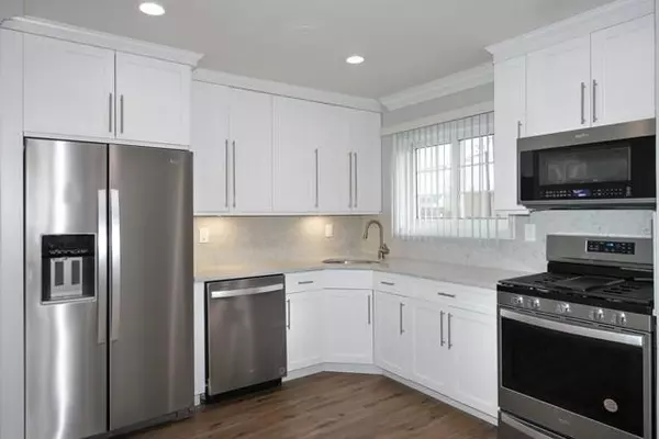 Bay Shore, NY 11706,3 Willowbrook RD #2A