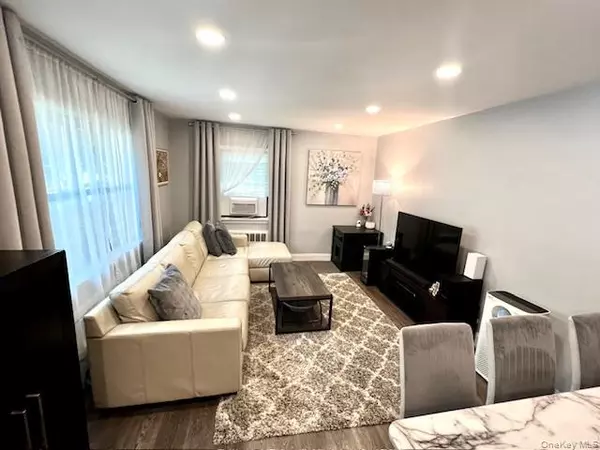 74-80 220 ST #292B1, Oakland Gardens, NY 11364