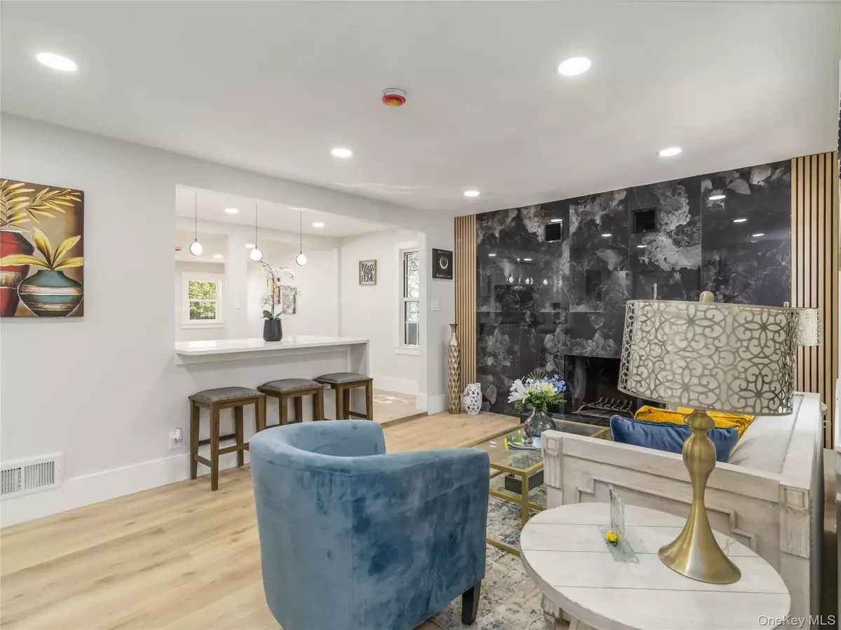 Bronx, NY 10466,4074 Hill AVE