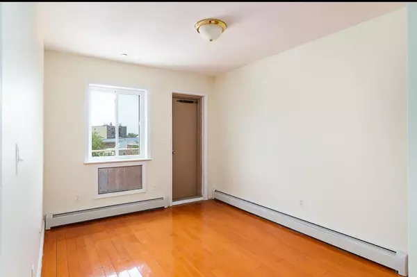 Corona, NY 11368,54-14 111th ST