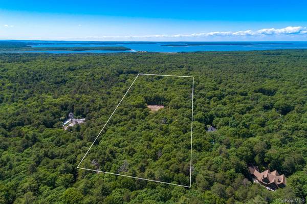 1593 Deerfield RD, Southampton, NY 11976