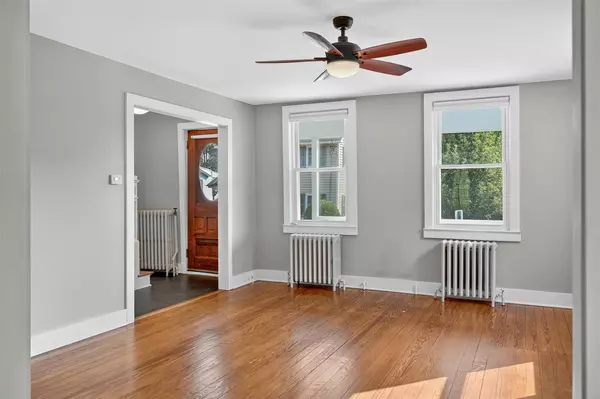 Rhinebeck, NY 12572,14 Oak ST