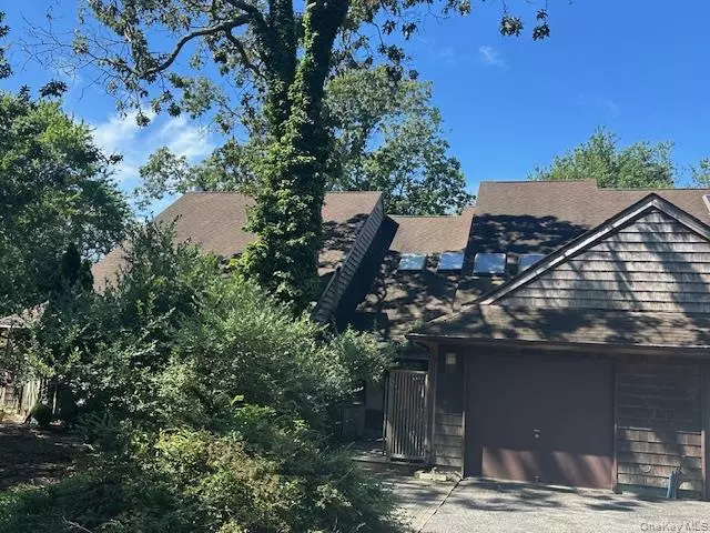 Eastport, NY 11941,102 Pepperidge Lake RD