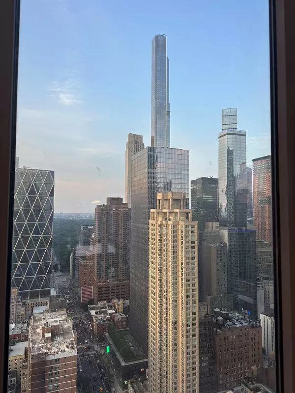 310 W 52nd ST #PHA, New York (manhattan), NY 10019