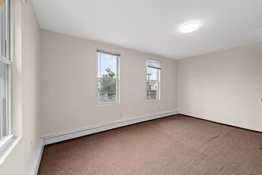 144-19 111 AVE, Jamaica, NY 11435