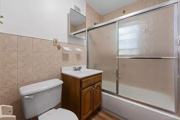 Jamaica, NY 11435,144-19 111 AVE