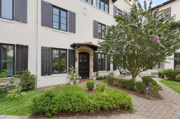 7 Park Avenue TER, Bronxville, NY 10708