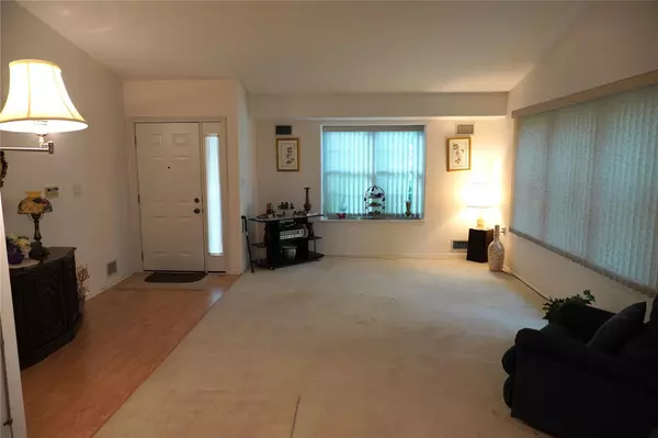 Ridge, NY 11961,12 Baldwin CT