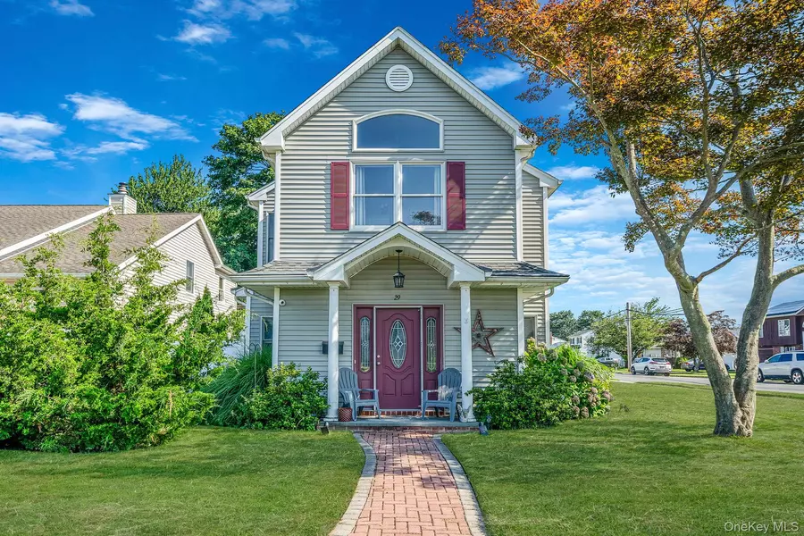 29 North PLZ, Amity Harbor, NY 11701