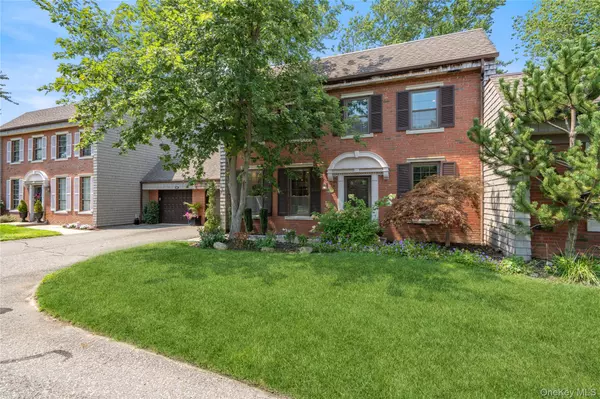 Bay Shore, NY 11706,13 Admirals DR