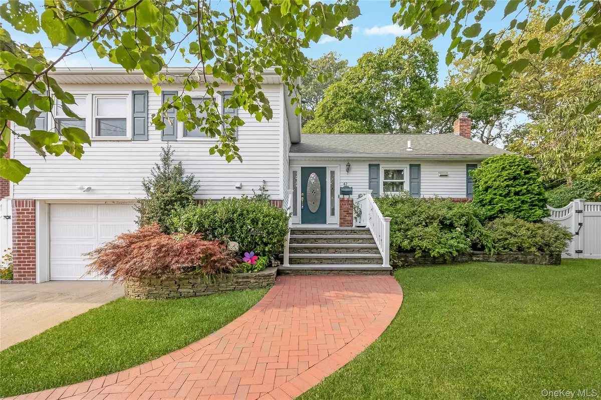Massapequa Park, NY 11762,42 Richard PL