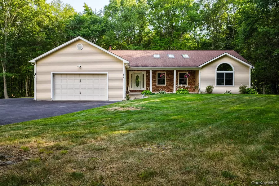 38 Greenshire WAY, Walden, NY 12586