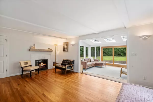 Melville, NY 11747,7 Meriden PL