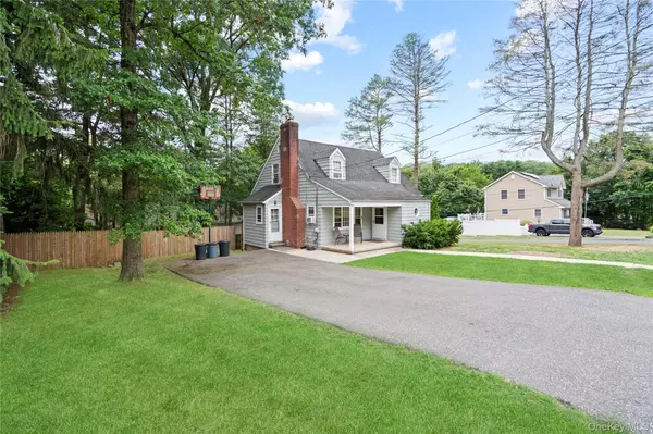 Woodbury, NY 11797,25 Hillside AVE