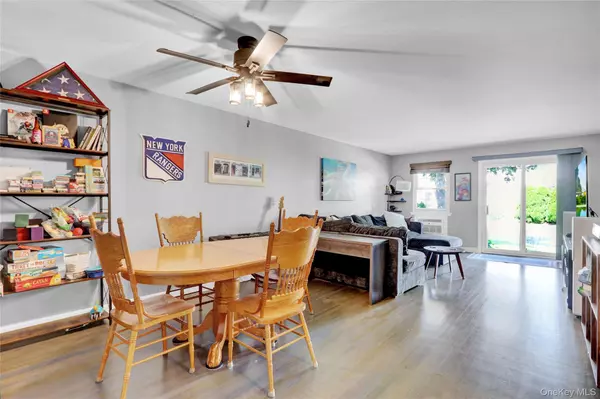 Oakdale, NY 11769,3232 Wilshire LN #3232