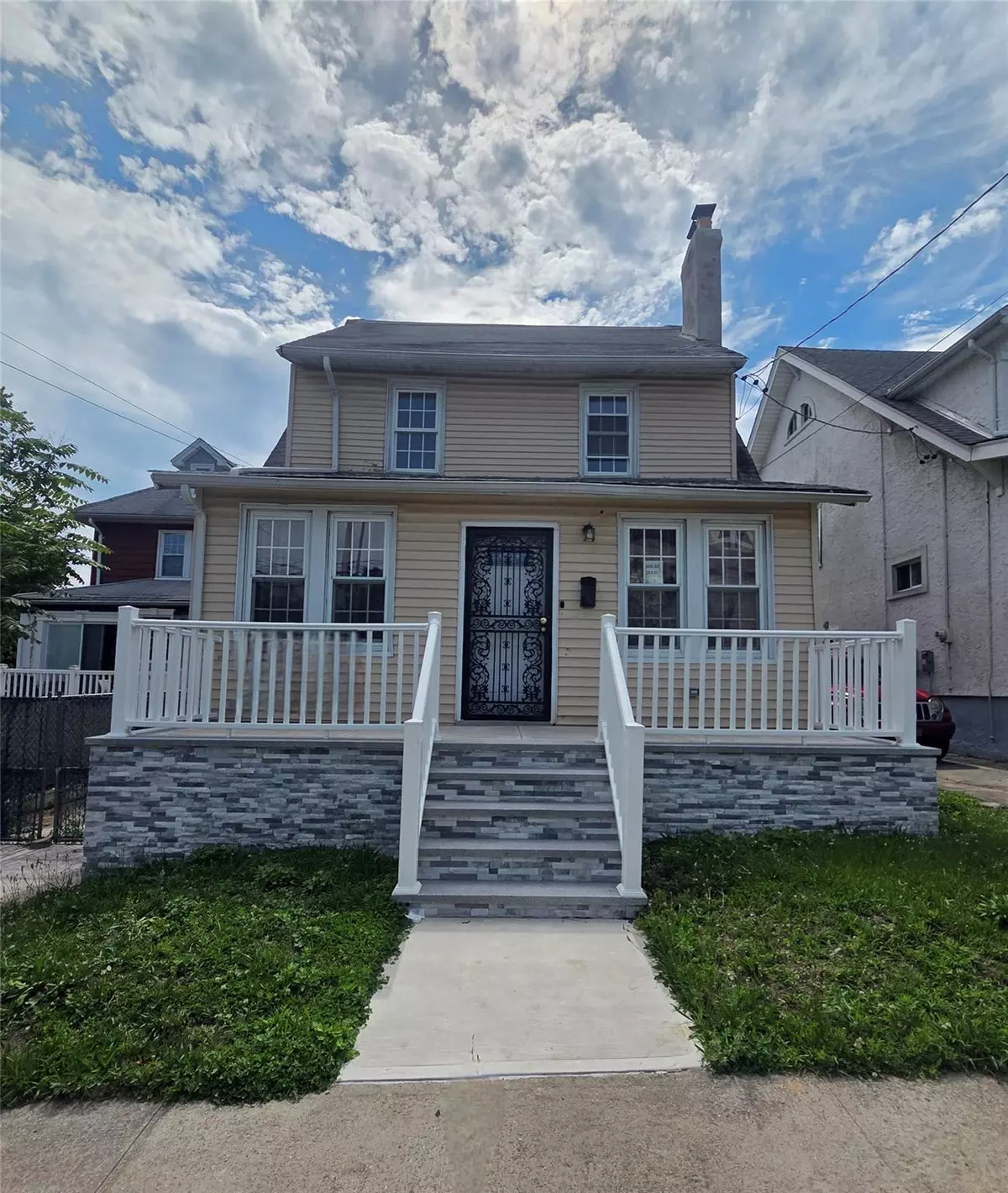 Saint Albans, NY 11412,10532 192nd ST