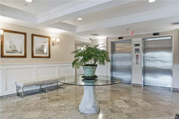Mamaroneck, NY 10543,225 Stanley AVE #112