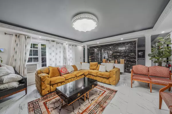 Jamaica Estates, NY 11432,8331 168th ST