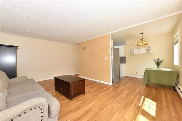 Amityville, NY 11701,295 Merrick RD #4A