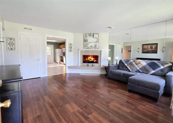 Holtsville, NY 11742,62 Frances BLVD