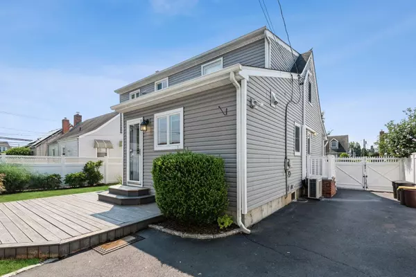 Hicksville, NY 11801,6 Arnold ST